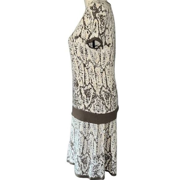 Etcetera olive & off-white skirt & top set medium - Picture 2 of 5